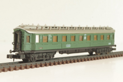 Вагон пассажирский, 3-класс (number 18432), 4-х осный, DR, Epoche II (1920 - 1950) с освещением, зеленый, 0339, Arnold 1:160 (N)