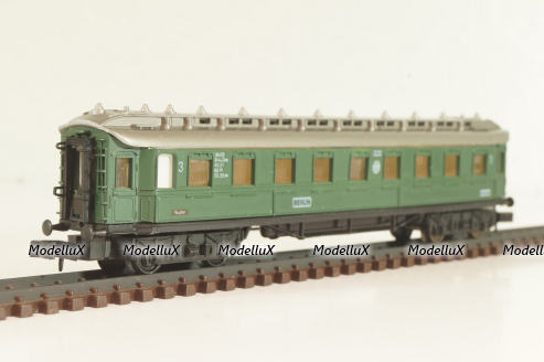 Вагон пассажирский, 3-класс (number 18432), 4-х осный, DR, Epoche II (1920 - 1950) с освещением, зеленый, 0339, Arnold 1:160 (N)