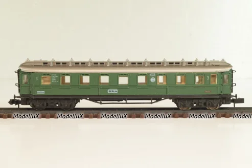 Вагон пассажирский, 3-класс (number 18432), 4-х осный, DR, Epoche II (1920 - 1950) с освещением, зеленый, 0339, Arnold 1:160 (N)