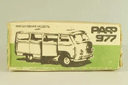 Раф-977, зеленый, з-д Двигатель г.Ленинград, 1:43