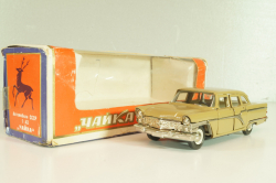 Газ-13 Чайка, бежевая, апрель 1989г, Тантал/Радон 1:43