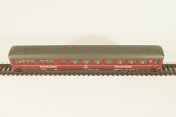 Вагон ресторан (number 51 80 88-40 223-6), 4-х осный, DB, Epoche IV (1970–1985) с освещением, красный, 02268A, Roco 1:160 (N)