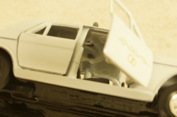 Газ-24 Волга, С Днем Свадьбы, октябрь 2003, Агат 1:43