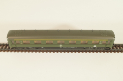 Вагон пассажирский, 1-класс (number 51 80 17-40 026-9), 4-х осный, DB, Epoche IV (1970–1985) с освещением, зеленый, 24236, Roco 1:160 (N)