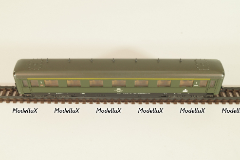 Вагон пассажирский, 1-класс (number 51 80 17-40 026-9), 4-х осный, DB, Epoche IV (1970–1985) с освещением, зеленый, 24236, Roco 1:160 (N)