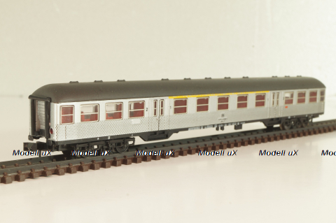 Вагон пассажирский (number 50 80 31-45300-6), 4-х осный, DB, Epoche III (1949 - 1970) серебристый, 40641, Piko 1:160 (N)