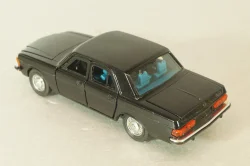 Газ-3102 Волга, черная,  Агат 1:43