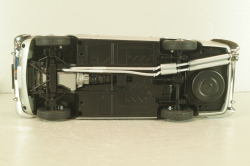 Aston Martin DB5 1964, silver, 70287, AutoArt 1:43