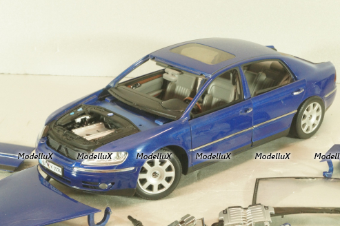 Volkswagen Phaeton 2002, blue, AutoArt 1:18 На запчасти!