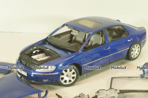 Volkswagen Phaeton 2002, blue, AutoArt 1:18 На запчасти!