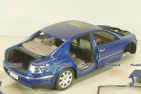 Volkswagen Phaeton 2002, blue, AutoArt 1:18 На запчасти!