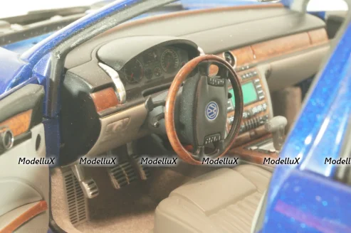 Volkswagen Phaeton 2002, blue, AutoArt 1:18 На запчасти!