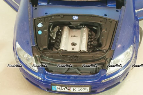 Volkswagen Phaeton 2002, blue, AutoArt 1:18 На запчасти!