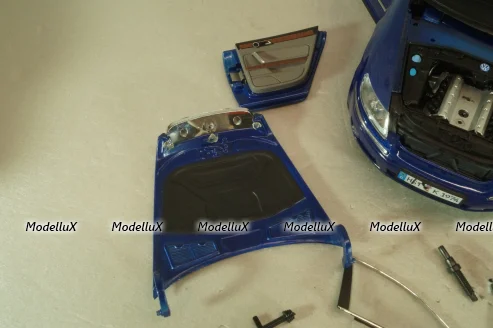 Volkswagen Phaeton 2002, blue, AutoArt 1:18 На запчасти!