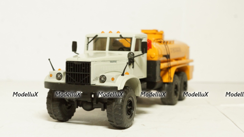 Краз 255 топливозаправщик в коробке, Саратов 1:43