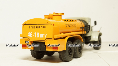 Краз 255 топливозаправщик в коробке, Саратов 1:43