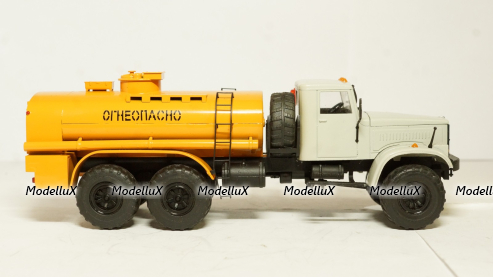 Краз 255 топливозаправщик в коробке, Саратов 1:43