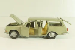 Газ-2402 Волга, зелено-серый, март 1992г., Тантал/Радон 1:43