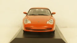 PORSCHE 911 COUPÉ - 2001 - ORANGE RED METALLIC, 940061021, Maxichamps 1:43