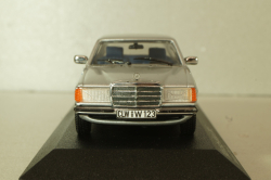 Mercedes-Benz 280 E (W123) 1976, silver, 430032208, Minichamps 1:43