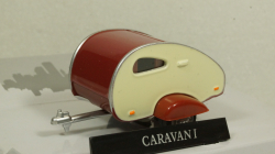 Caravan I burgundy / creamy white, Cararama 1:43