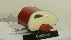 Caravan I burgundy / creamy white, Cararama 1:43