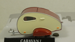 Caravan I burgundy / creamy white, Cararama 1:43