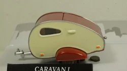 Caravan I burgundy / creamy white, Cararama 1:43