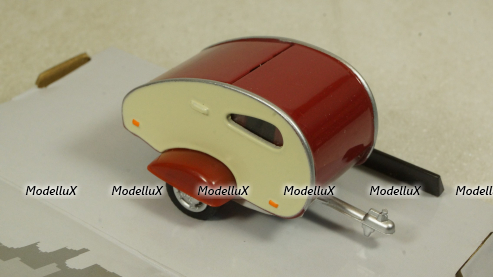 Caravan I burgundy / creamy white, Cararama 1:43