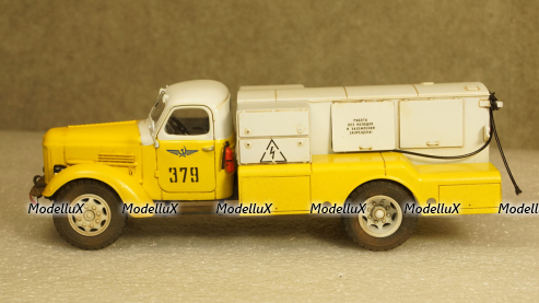Москвич-427 А4, фестиваль,Тантал/Радон 1:43
