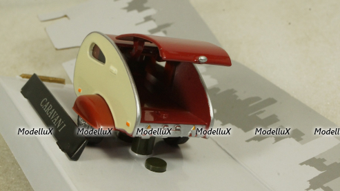 Caravan I burgundy / creamy white, Cararama 1:43