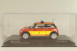 Mini Cooper One (R52) fire engine Munchen 2001, red, 431138190, Minichamps 1:43