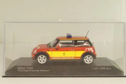 Mini Cooper One (R52) fire engine Munchen 2001, red, 431138190, Minichamps 1:43