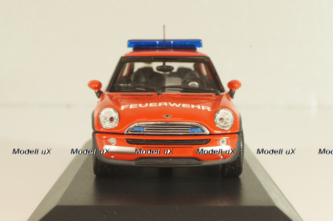 Mini Cooper One (R52) fire engine Munchen 2001, red, 431138190, Minichamps 1:43