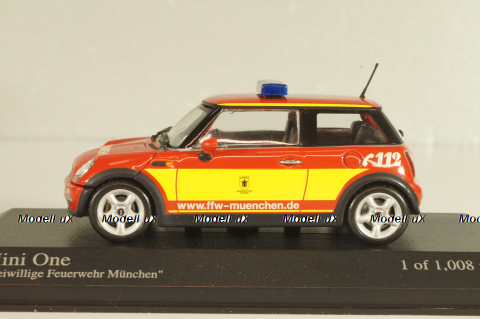 Mini Cooper One (R52) fire engine Munchen 2001, red, 431138190, Minichamps 1:43
