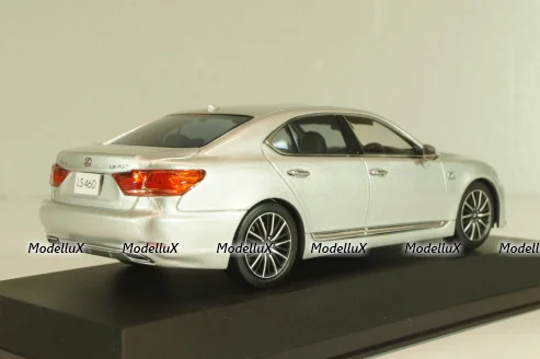 Lexus LS460 F Sport 2015 Silver, 03659S, Kyosho 1:43