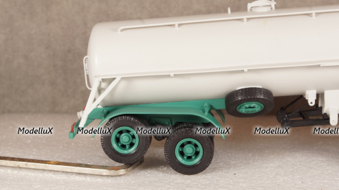 Полуприцеп цистерна С-652 цементовоз , Viko models 1:43
