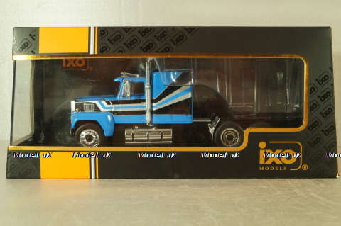 Ford LTL-9000 tractor 1978, blue with black strips, TR023, IXO 1:43