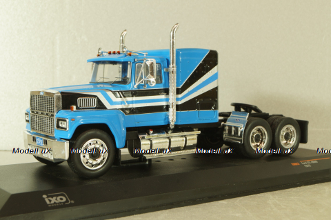 Ford LTL-9000 tractor 1978, blue with black strips, TR023, IXO 1:43