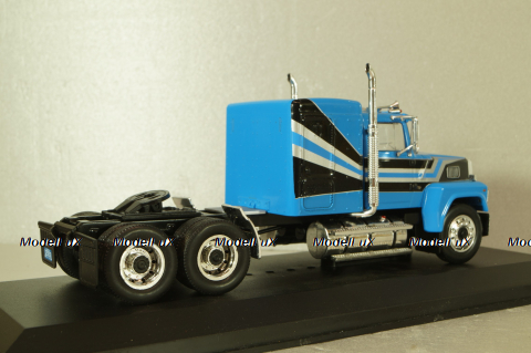 Ford LTL-9000 tractor 1978, blue with black strips, TR023, IXO 1:43