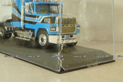 Ford LTL-9000 tractor 1978, blue with black strips, TR023, IXO 1:43