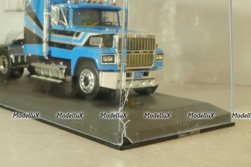 Ford LTL-9000 tractor 1978, blue with black strips, TR023, IXO 1:43