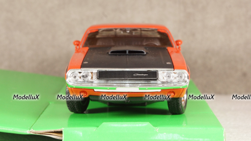 Dodge Challenger T/A dark orange/matt-black, 24029, Welly 1:24
