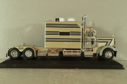 Peterbilt 379 Custom 1985 beige with silver strips Truck Tuning Collection 20, Hachette 1:43