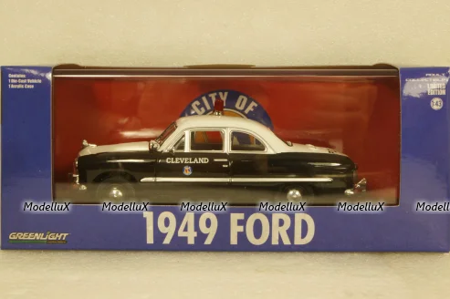 Ford 49 Cleveland Police 1949, black/white, 86635, Greenlight 1:43