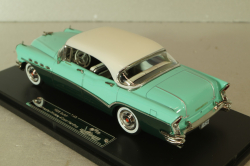 Buick Roadmaster Riviera hardtop, 4 doors, green/white, GFCC 1:43