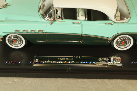 Buick Roadmaster Riviera hardtop, 4 doors, green/white, GFCC 1:43