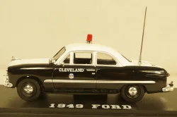 Ford 49 Cleveland Police 1949, black/white, 86635, Greenlight 1:43