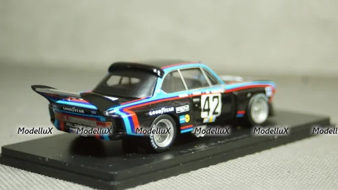 Mitsubishi Outlander  red, Vitesse 1:43