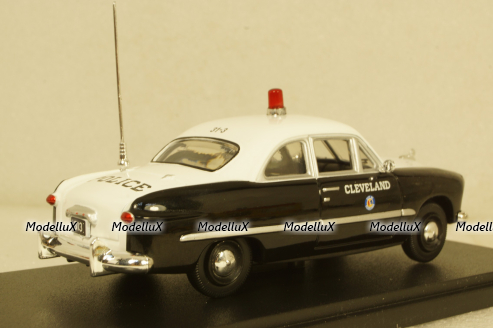 Ford 49 Cleveland Police 1949, black/white, 86635, Greenlight 1:43